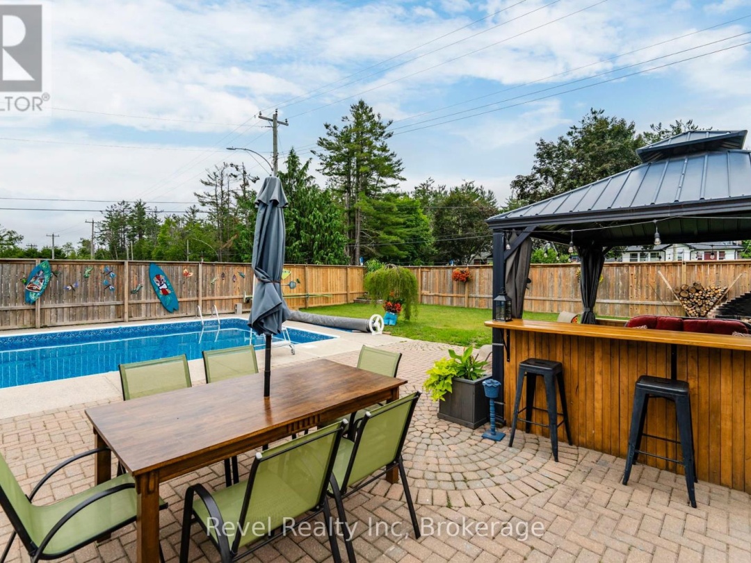 10 JAMIESON CRESCENT, 