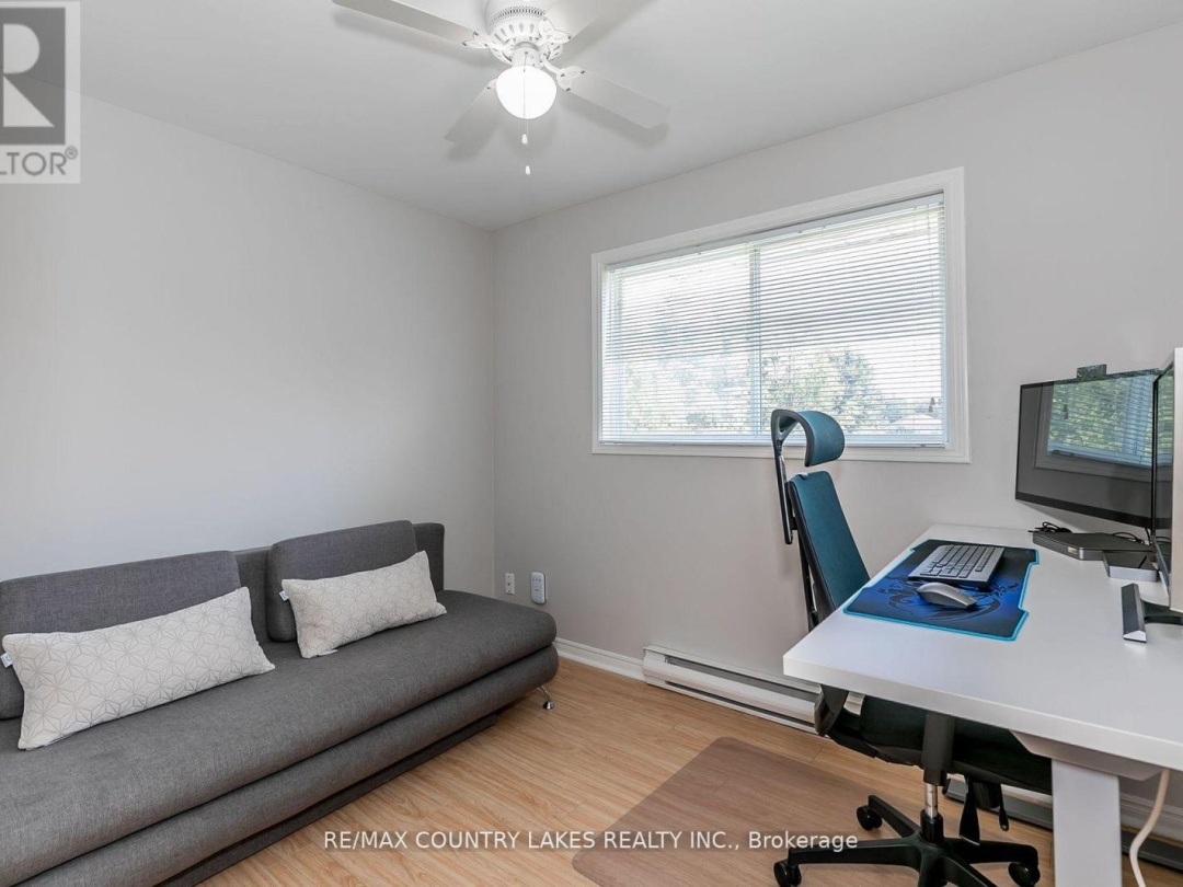 47 Lake Avenue, Lake Simcoe