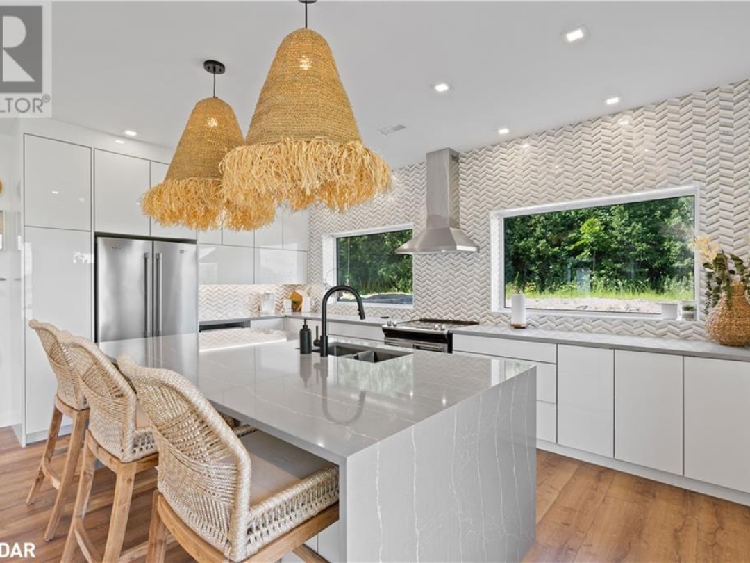 31 HEMLOCK Avenue, 