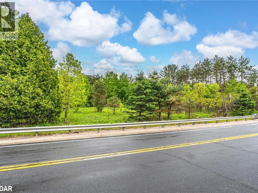 699 MOONSTONE Road E,