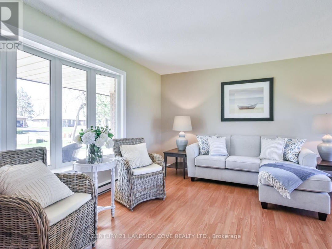 121 Bayshore Drive, Lake Simcoe