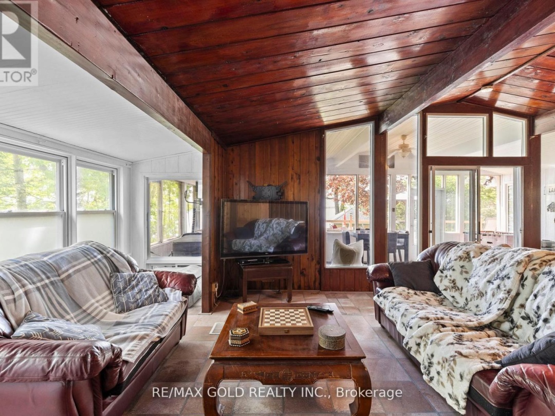 1305 CAROL ANN AVENUE, 