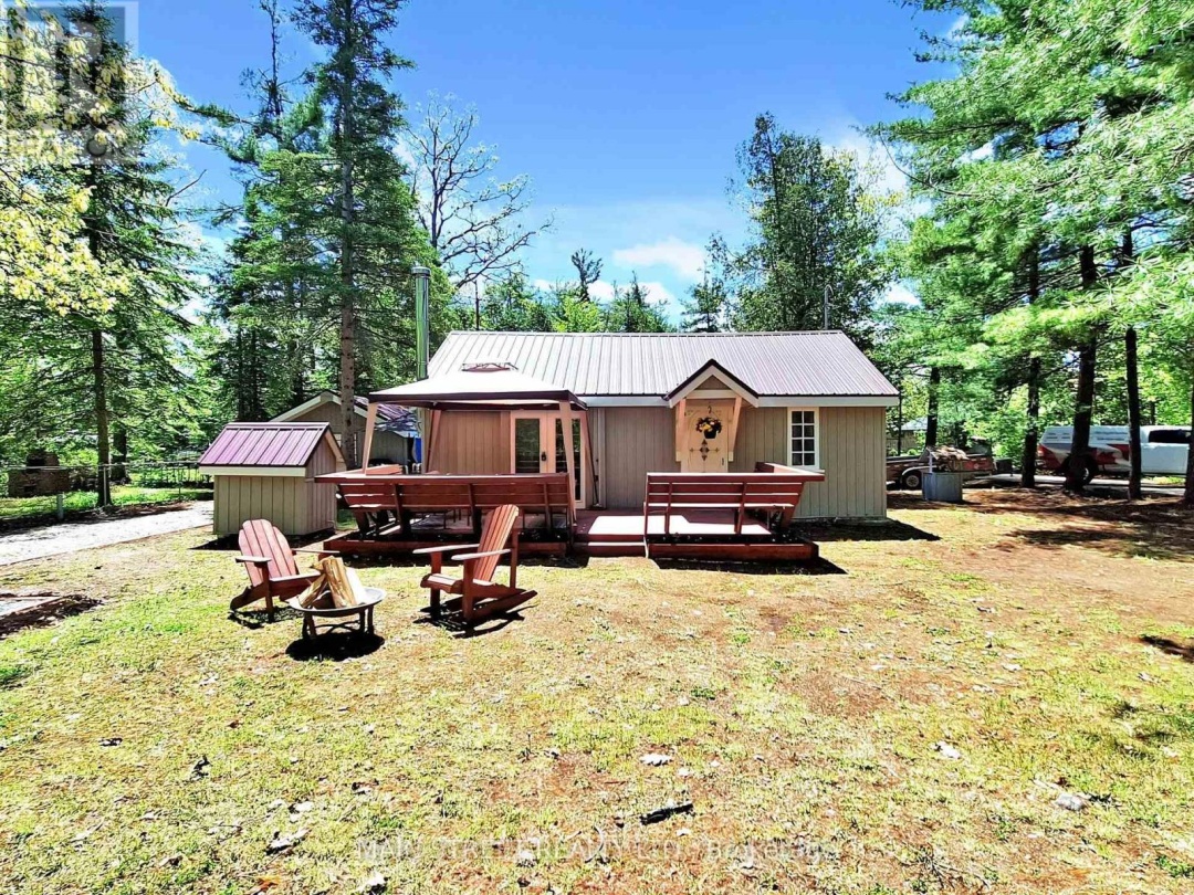 2 Ceadarhurst Avenue, Sturgeon Lake