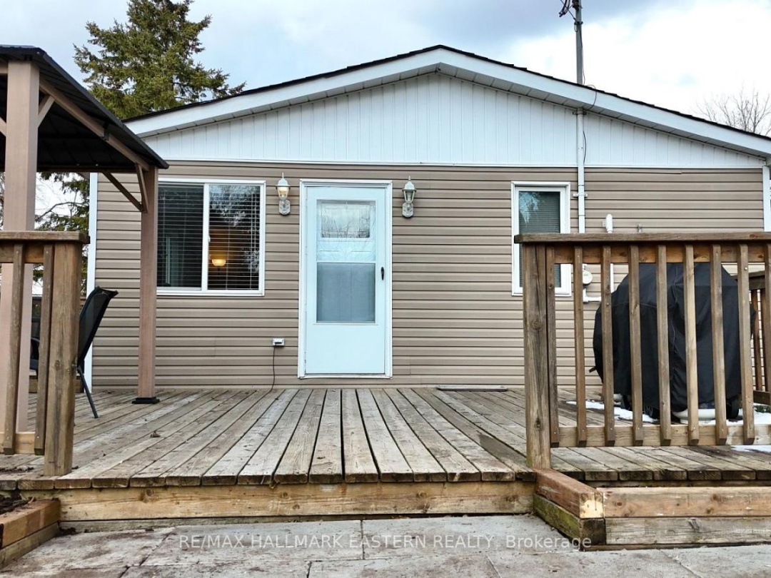 4 Hollyville Boulevard, Sturgeon Lake