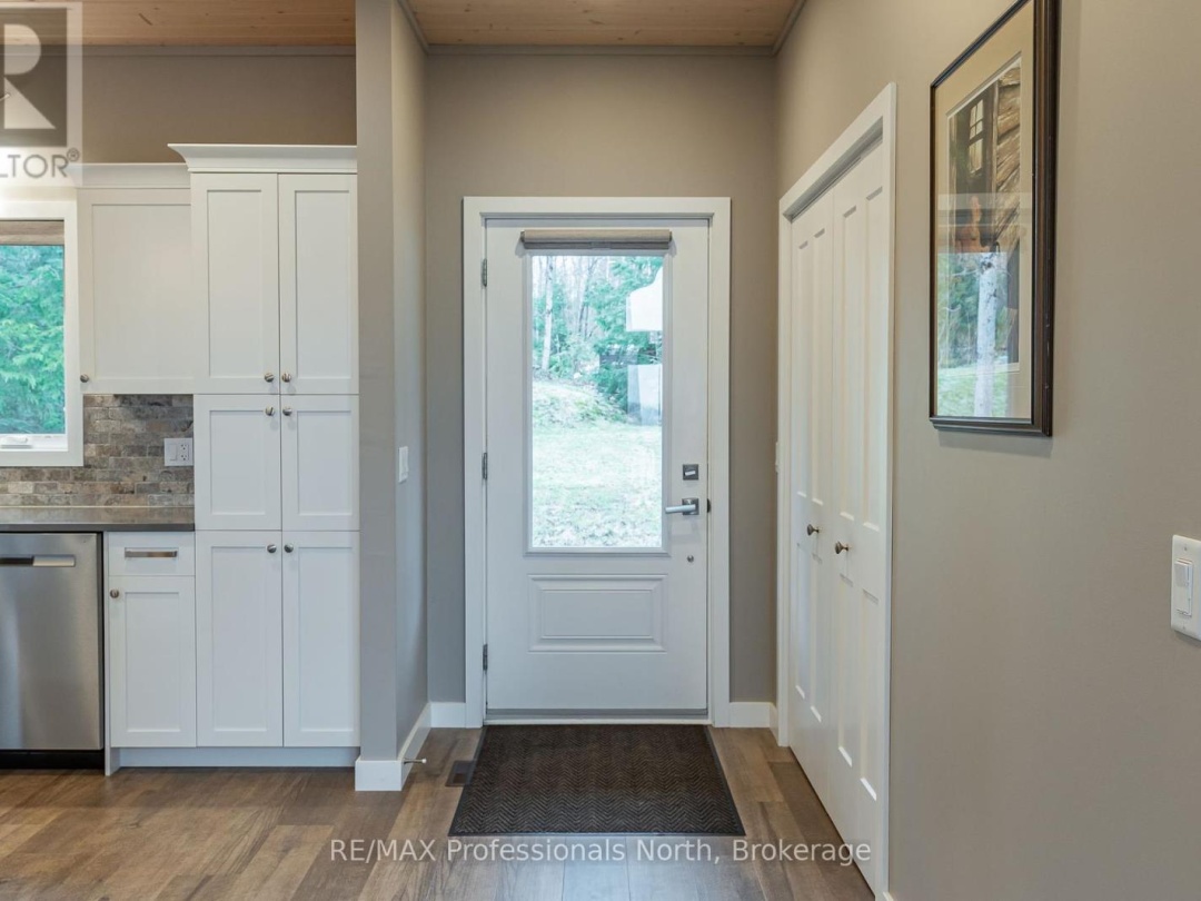 5997 Kennisis Lake Road, Kennisis Lake