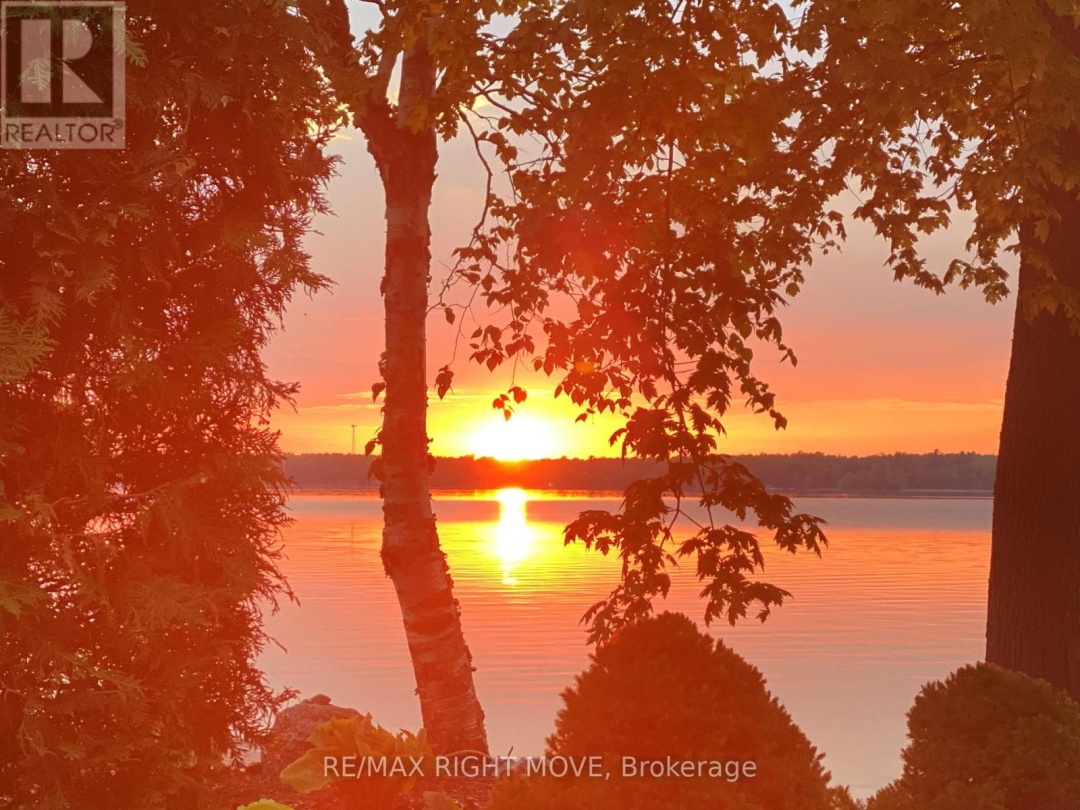 3752 PORTAGE BAY ROAD, 