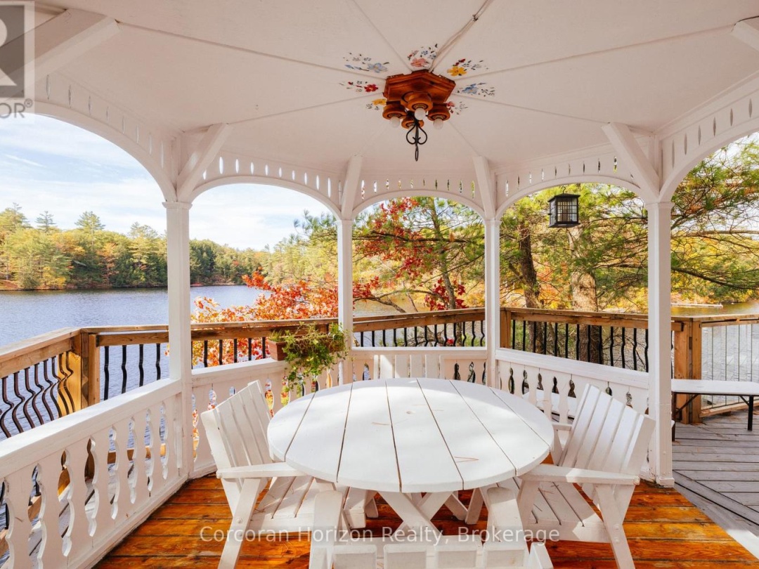 566 HUNGRY BAY ROAD W, 