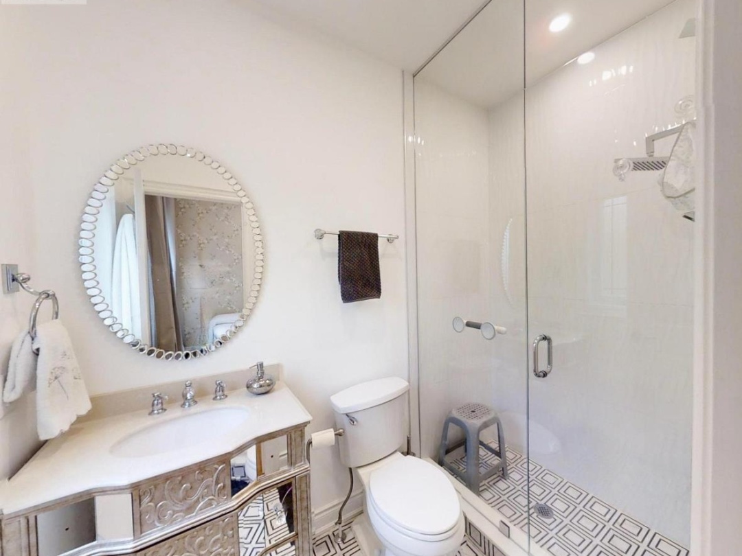 2501 Lakeshore Drive, Lake Simcoe