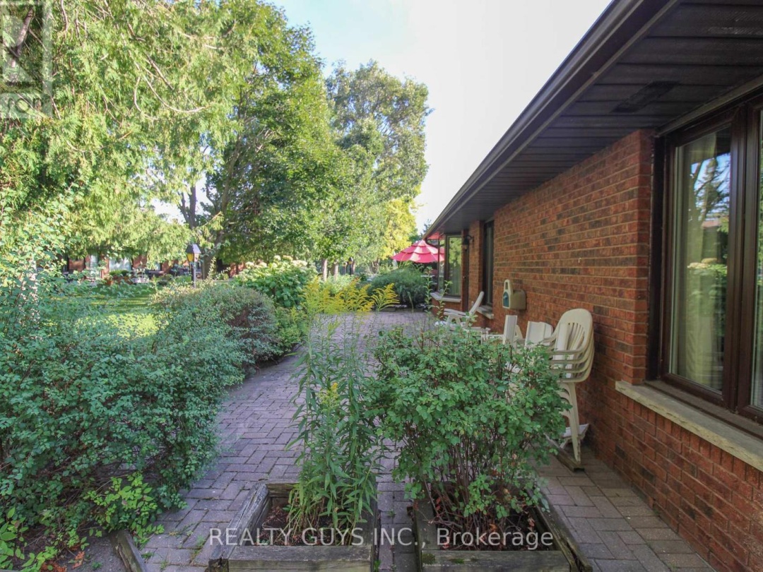 #204 - 200 EAST STREET S, 