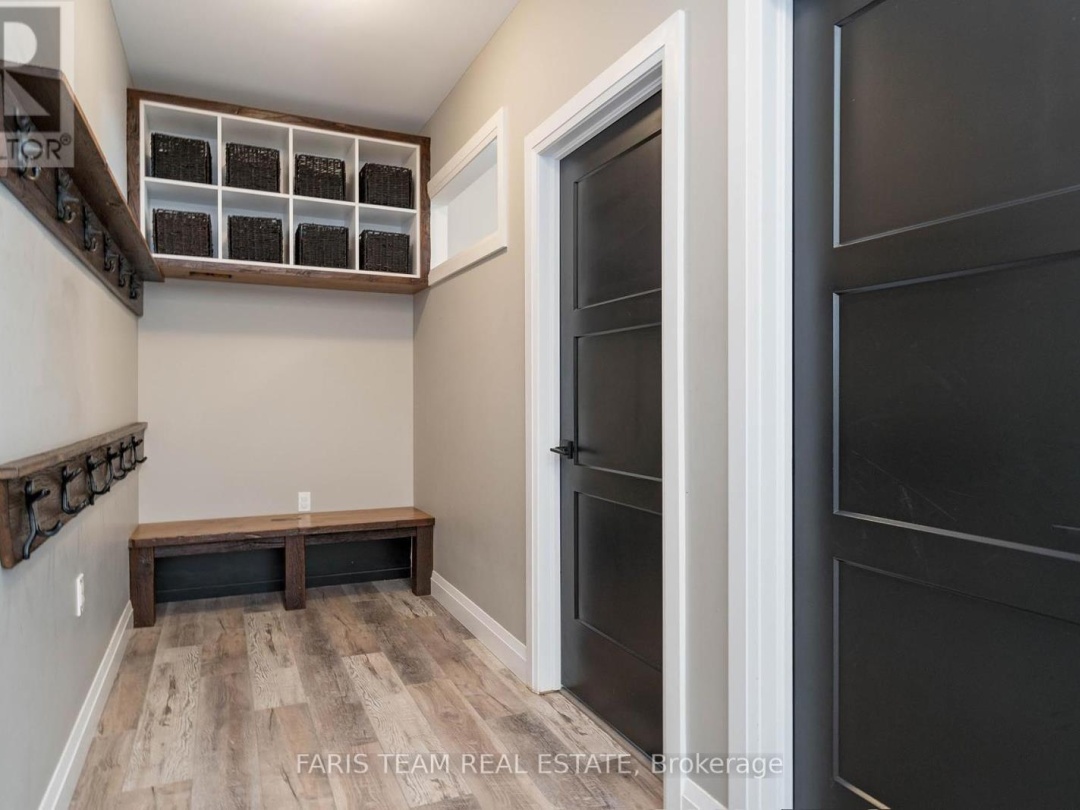 151 Mount Saint Louis Road E, Coldwater Lake
