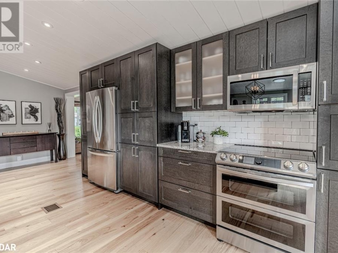 7952 Park Lane Crescent, Black Lake