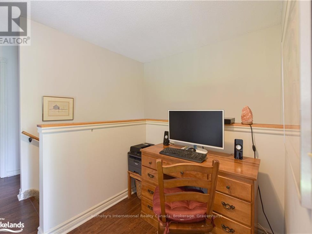 101 10 Museum Drive, Orillia