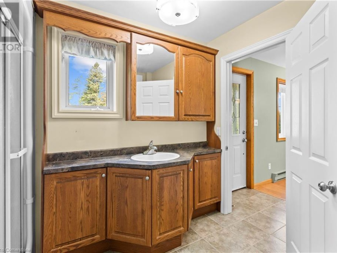 2703 LAKESIDE Drive, 