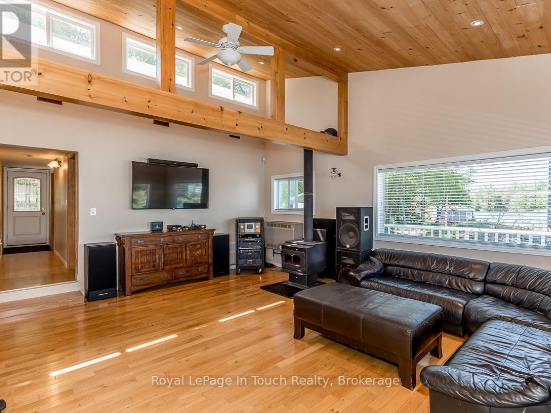 36 Yellowhead Island, Gloucester Pool