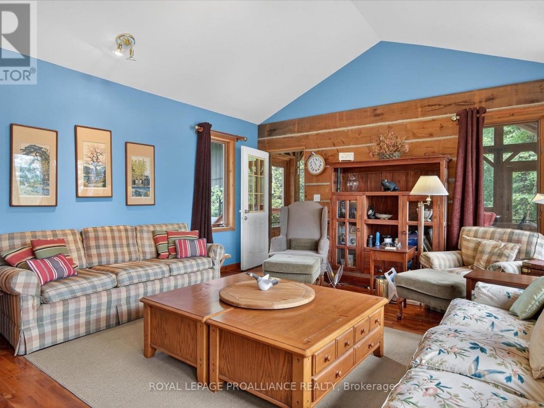 1051 TAPOKE LANE, 