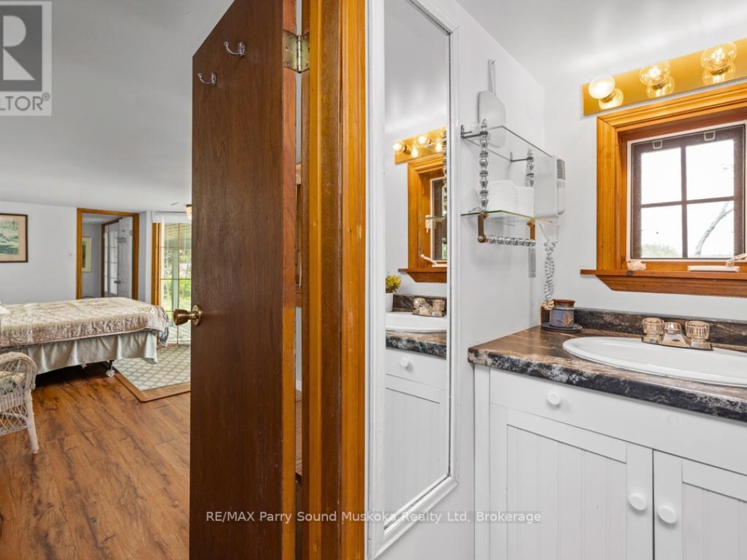 49 Bayshore Drive, Clear Lake