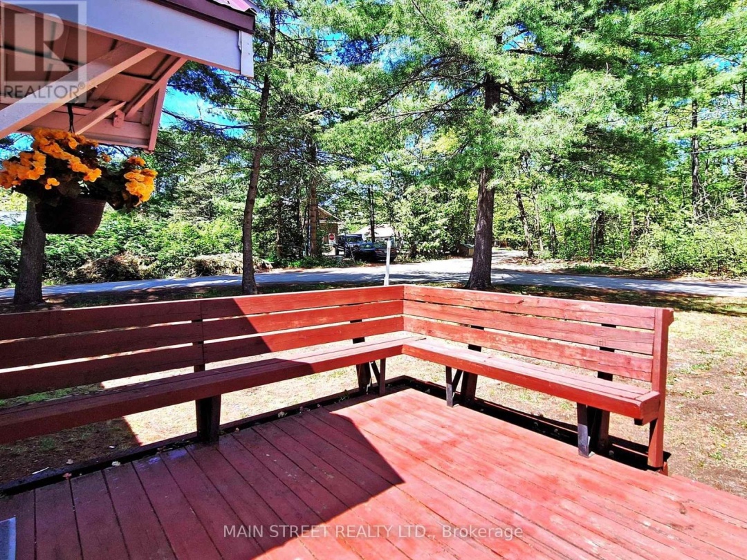 2 Ceadarhurst Avenue, Sturgeon Lake