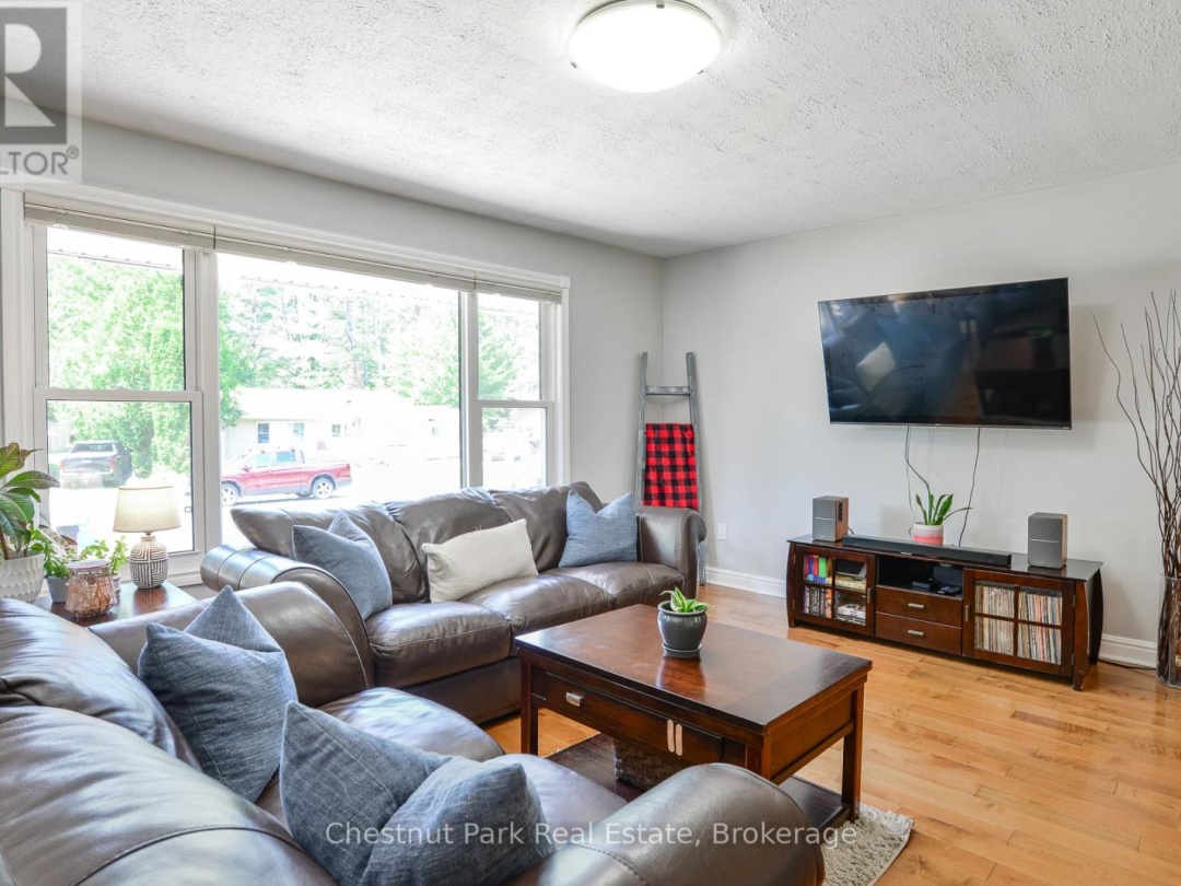 4 PINEWOOD DRIVE, 