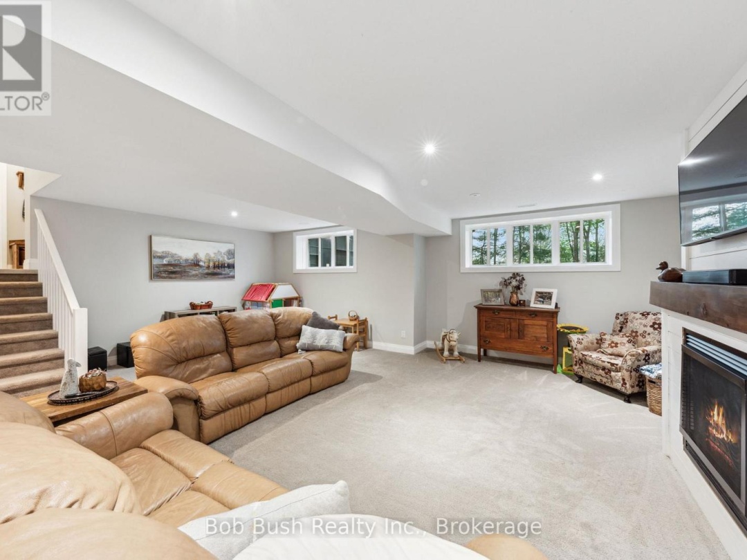 4 Davis Drive, Georgian Bay