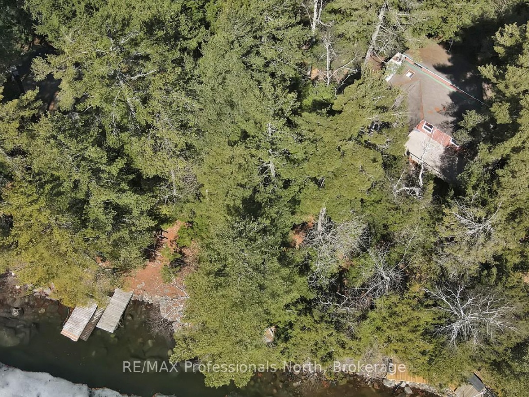 6547 Kennisis Lake Road, Kennisis Lake