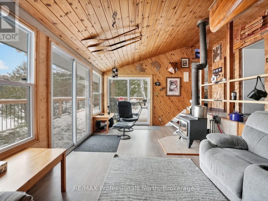 1027 DOW TRAIL, Haliburton Lake