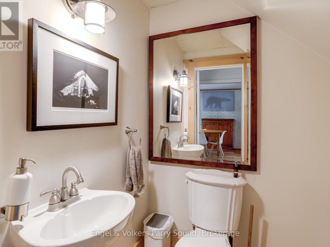 6 HARMONY LANE, 