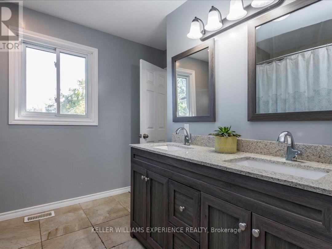 35 CHAMPLAIN CRESCENT, 