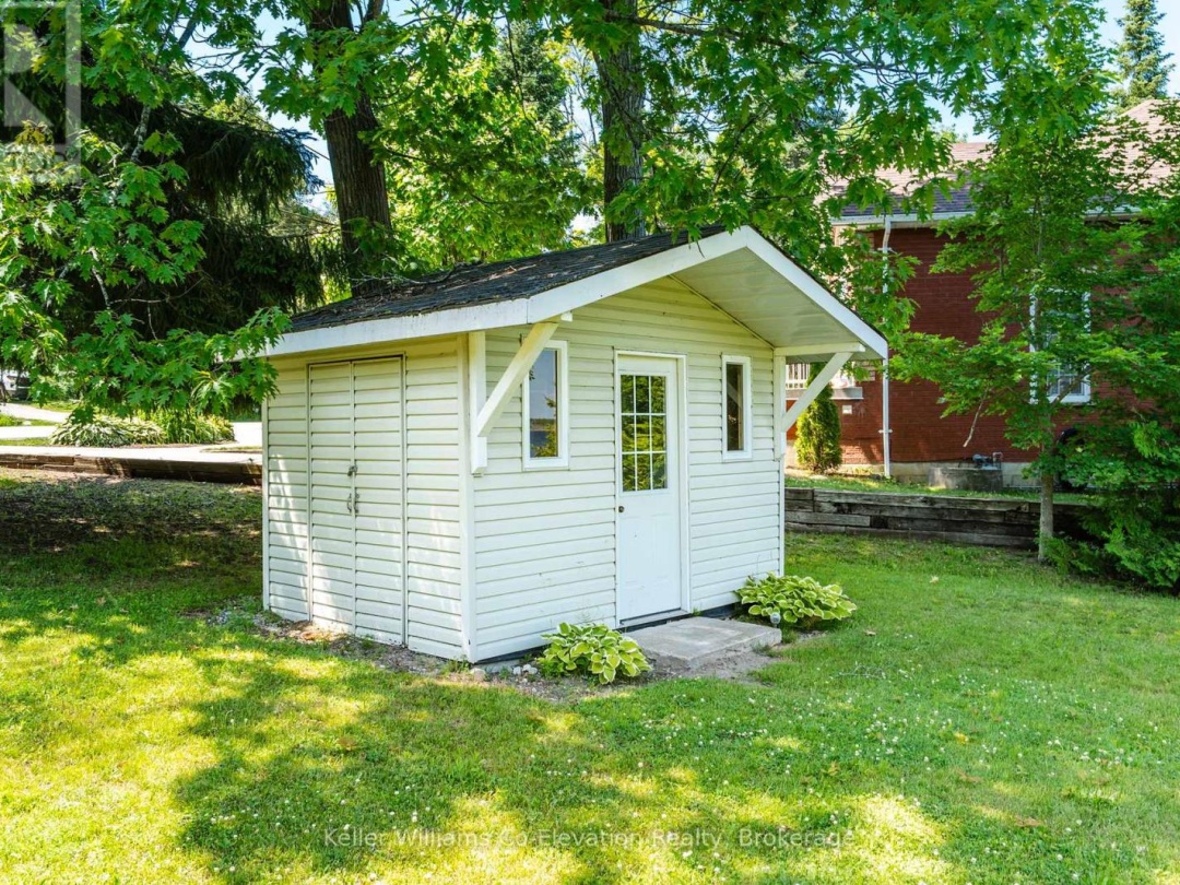220 ROBIN'S POINT ROAD, 