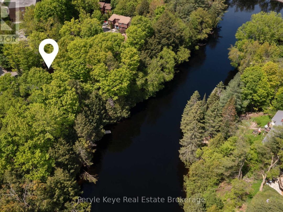 2 63 Southbank Drive, Lake Muskoka