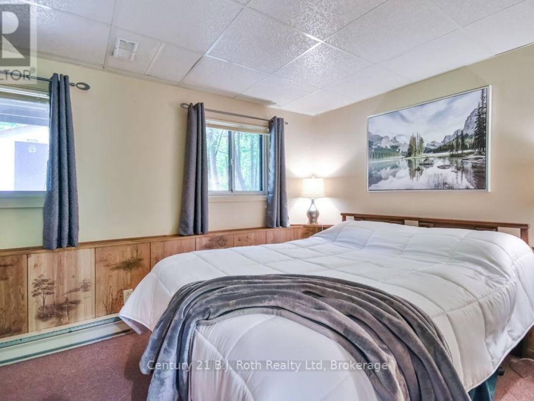 1755 Twin Oaks Crescent, Matchedash Bay