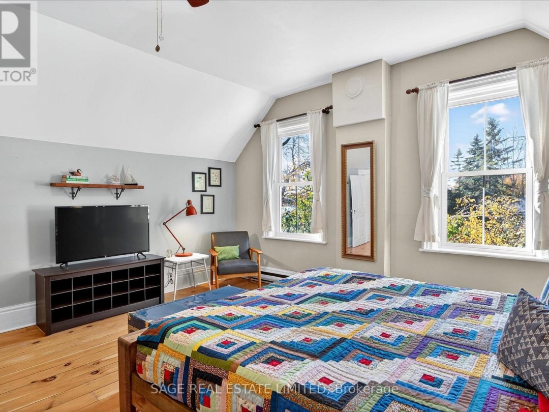 33 NORTH WATER STREET, 