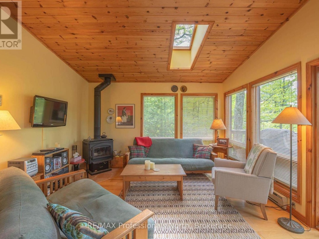 1023 Maiden Trail, Bob Lake
