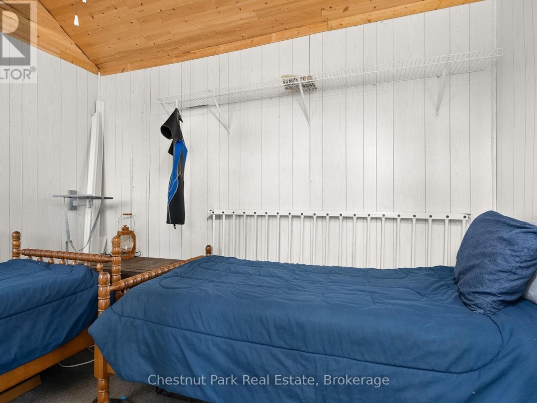 1038 FITCHETT LANE, 