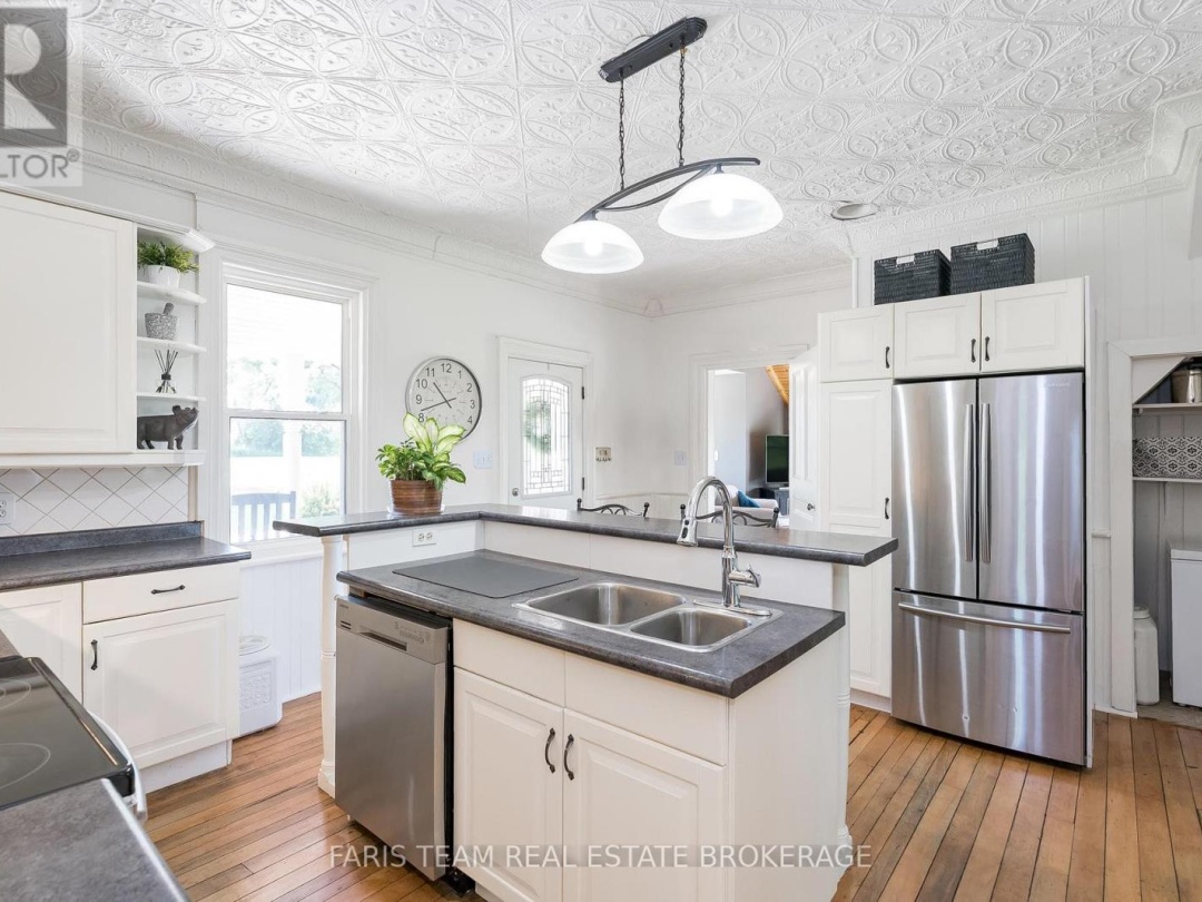 323 WARMINSTER SIDE ROAD, 