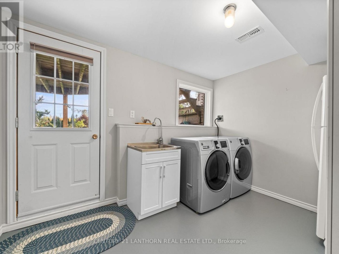 456 OLD SURREY LANE, 