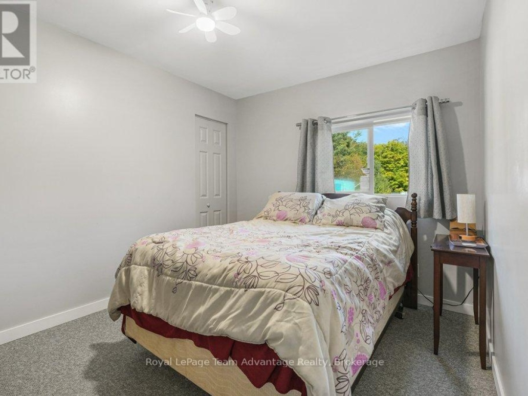 18 HORSESHOE LAKE ROAD, 