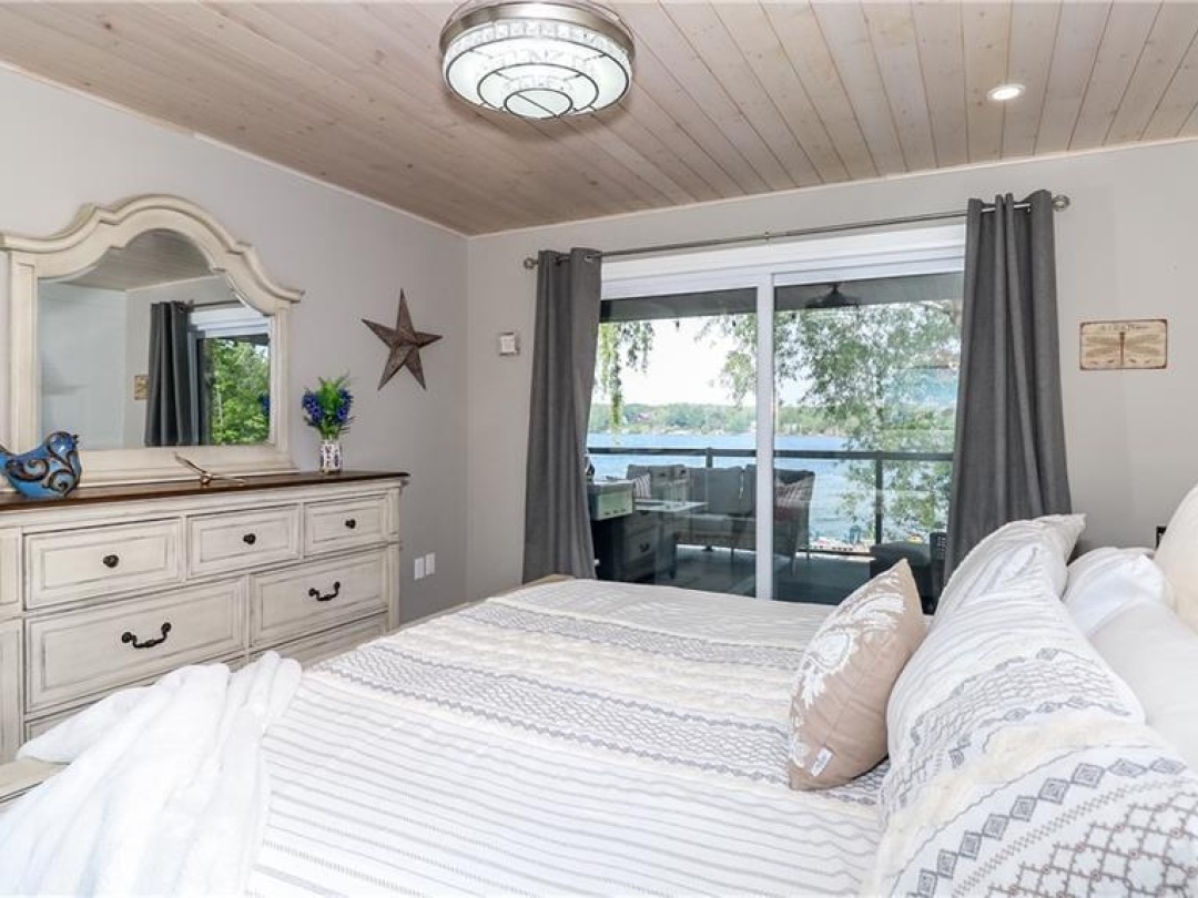 241 Eight Mile Point Road, Lake Simcoe
