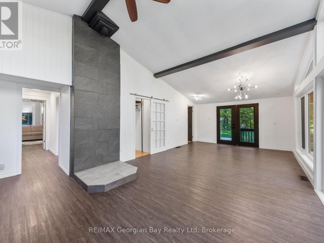 1745 TWIN OAKS CRESCENT, 