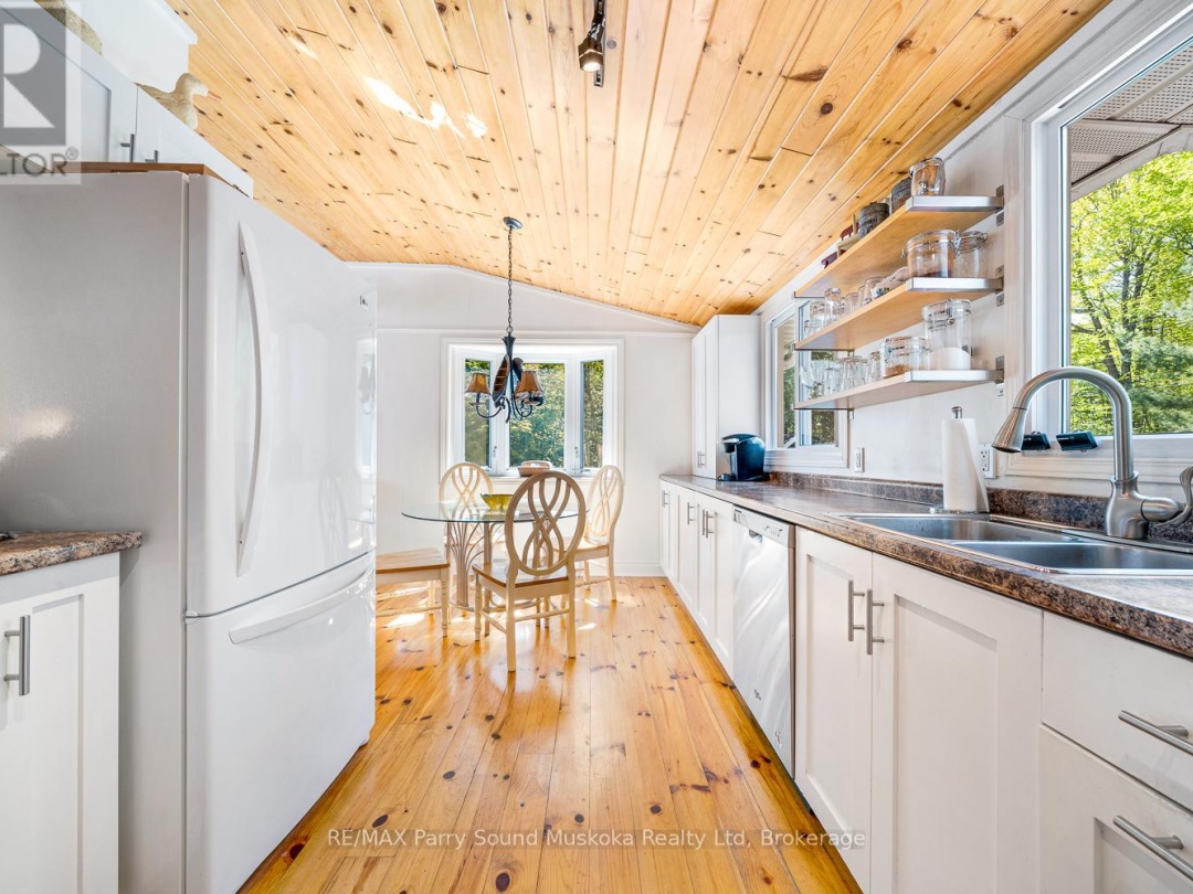 3 Maureen Drive, Little Whitefish Lake
