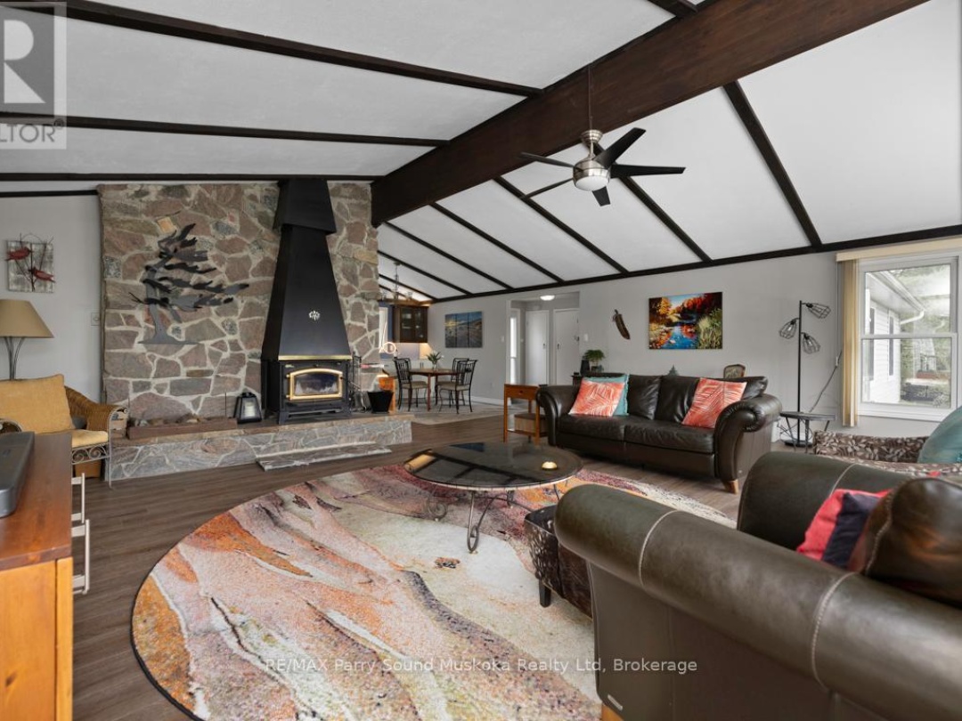 28 Lakeside Drive, Manitouwabing Lake