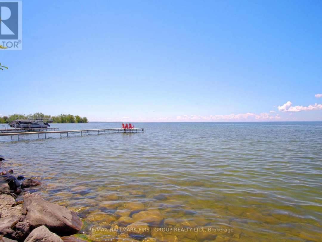 2196 Lakeshore Drive, Lake Simcoe