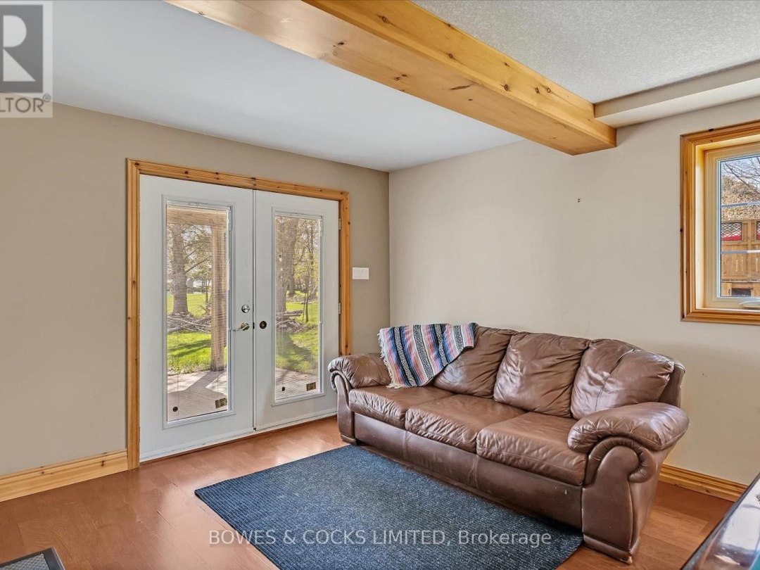 240 Lakeshore Drive, Pigeon Lake