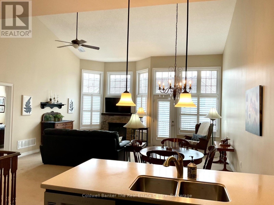 10 KENT COURT, Lake Muskoka