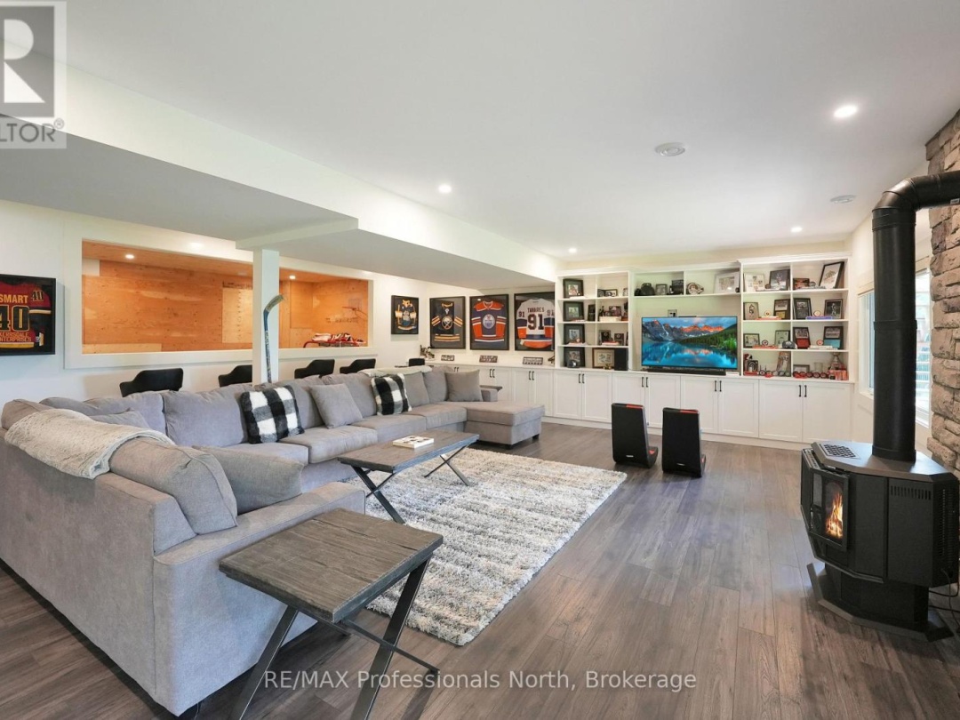 1034 Lone Wolf Crescent, Percy Lake