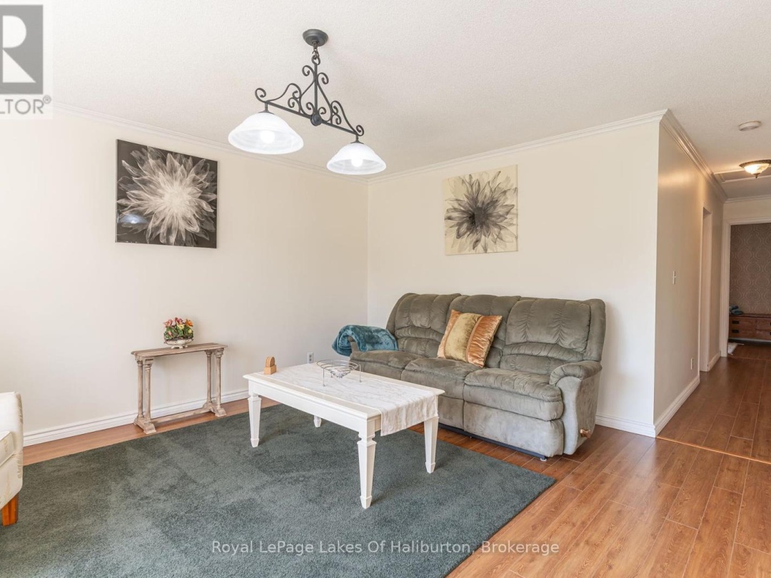1117 Mistivale Road, Gull Lake
