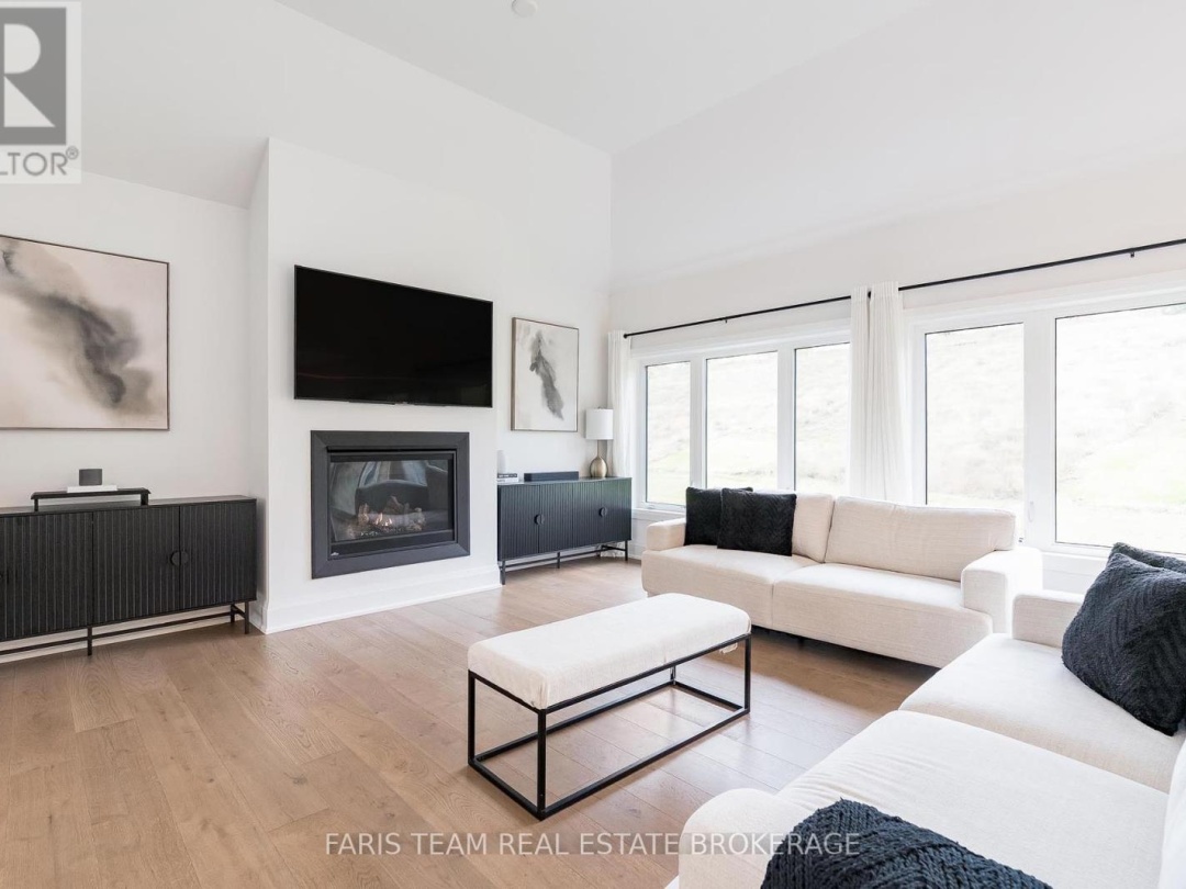 17 CLYDESDALE COURT, 