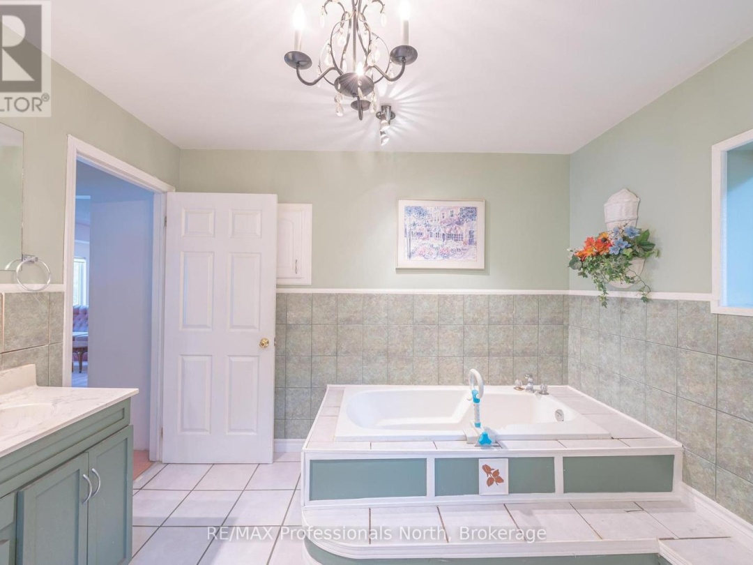 1015 BLACKBERRY LANE, 