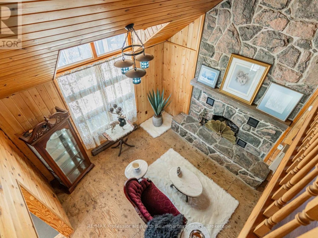 1065 Cloverleaf Road, Kennisis Lake