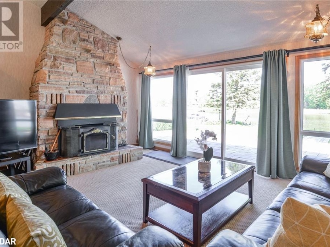 35 OLD INDIAN Trail, 