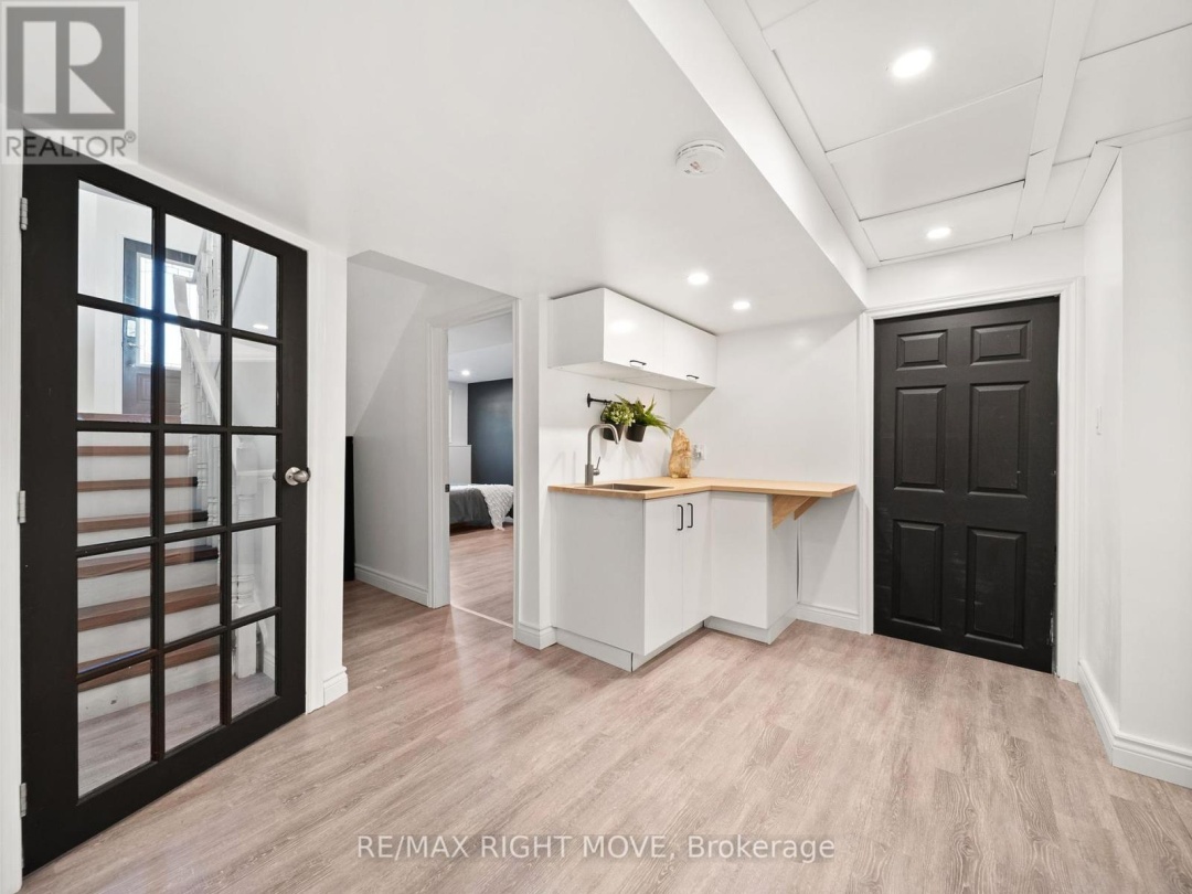 2 CHESTNUT PLACE, 